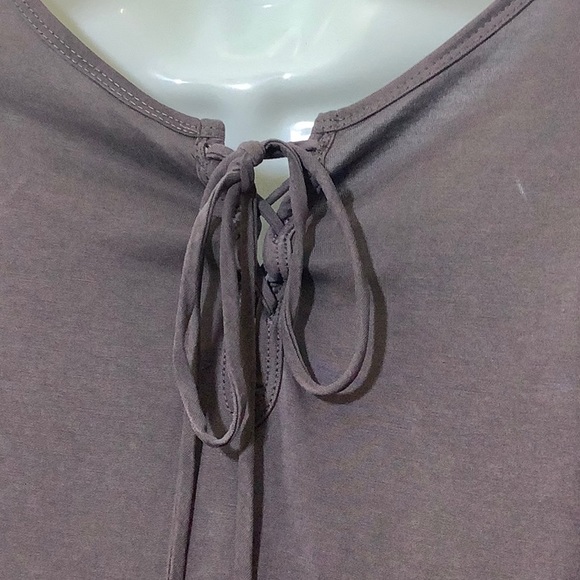 Mote High-Low Top - Picture 3 of 3